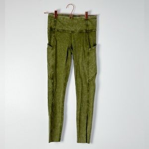 Lululemon Athletica Fast and Free Tights Leggings 25” size 6 moss green iced dye
